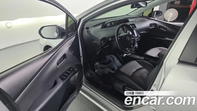 Toyota Prius 2021