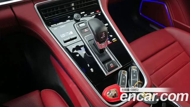 Porsche Panamera 2021