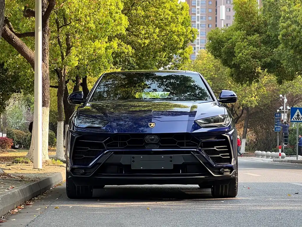 Lamborghini Urus 2021