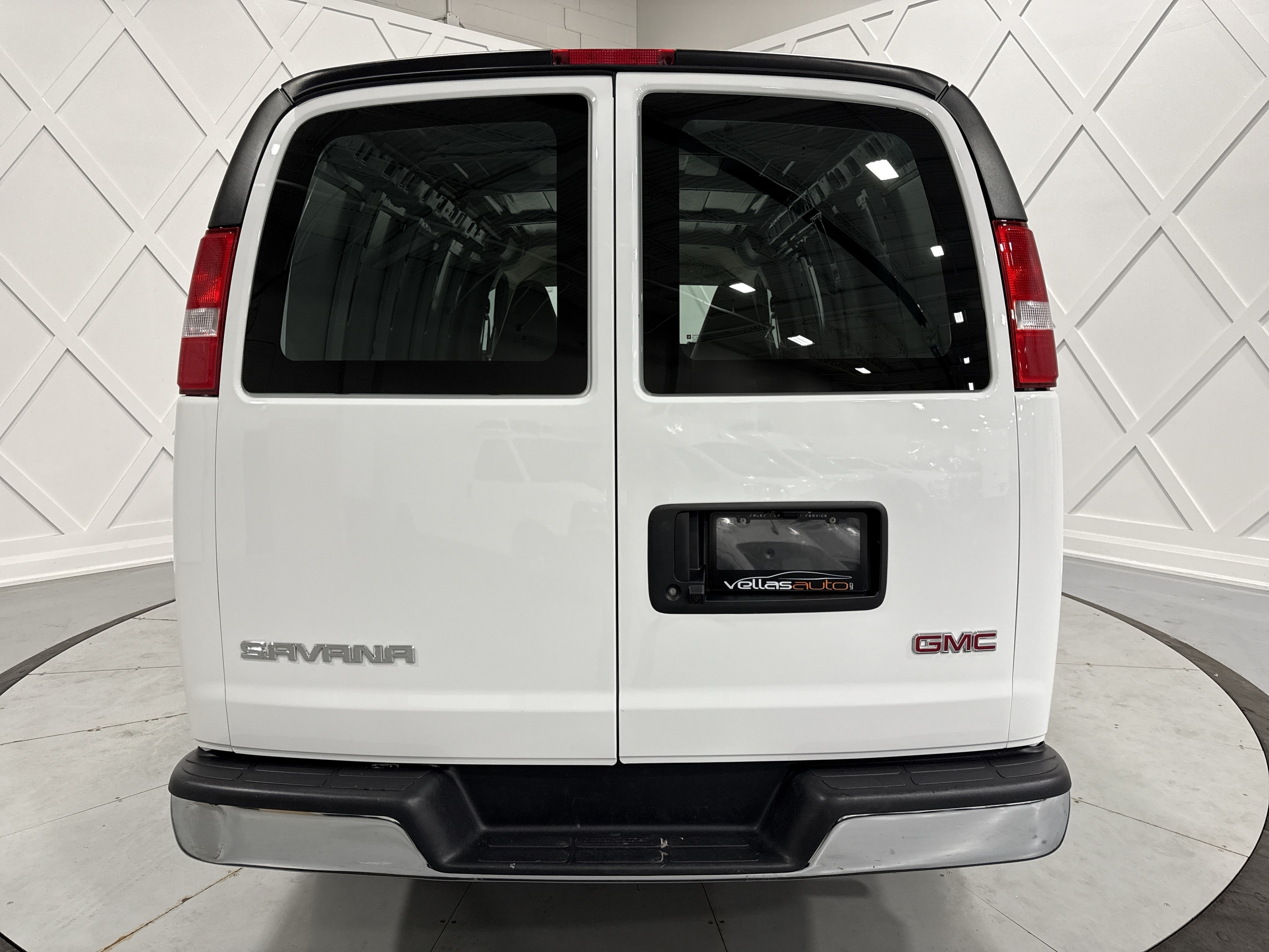 GMC Savana 2024