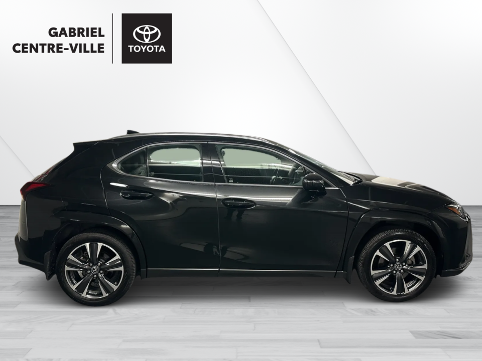 Lexus UX 2024