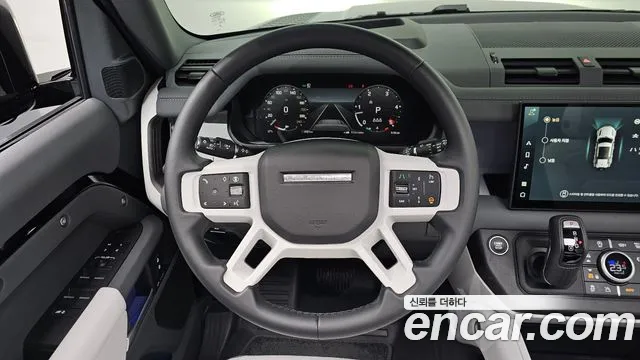 Land Rover Defender 2025