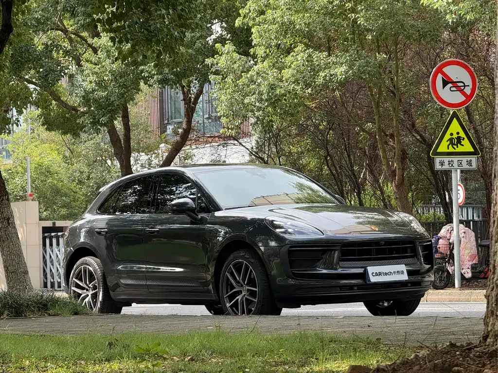 Porsche Macan 2021