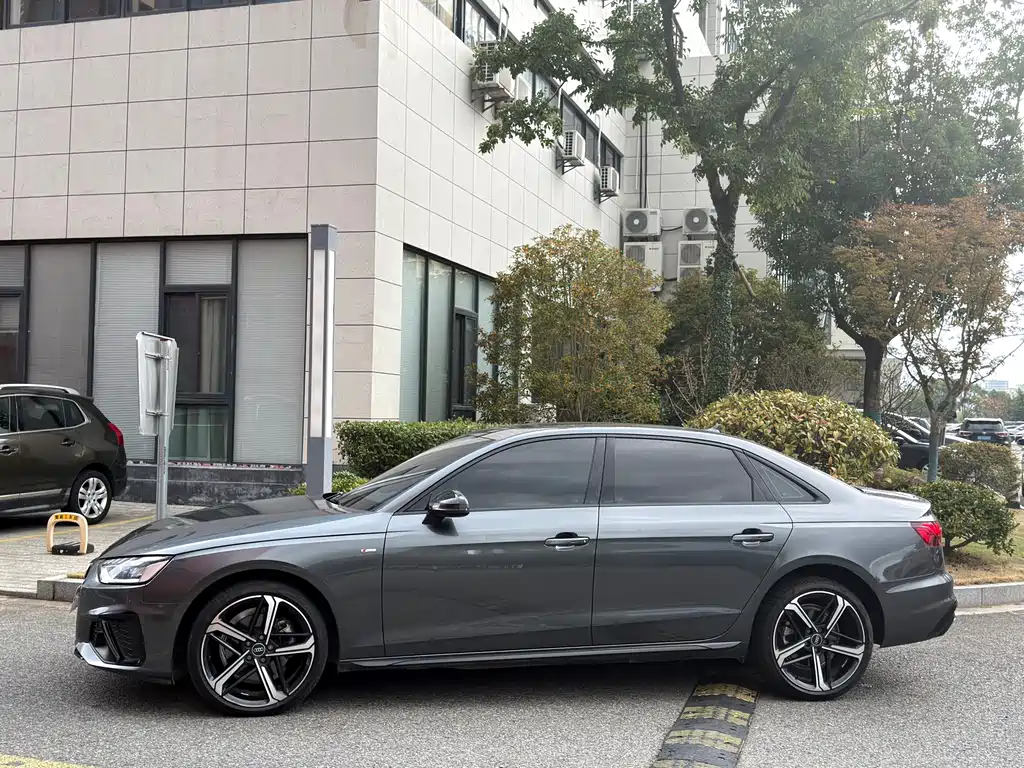 Audi A4 2024