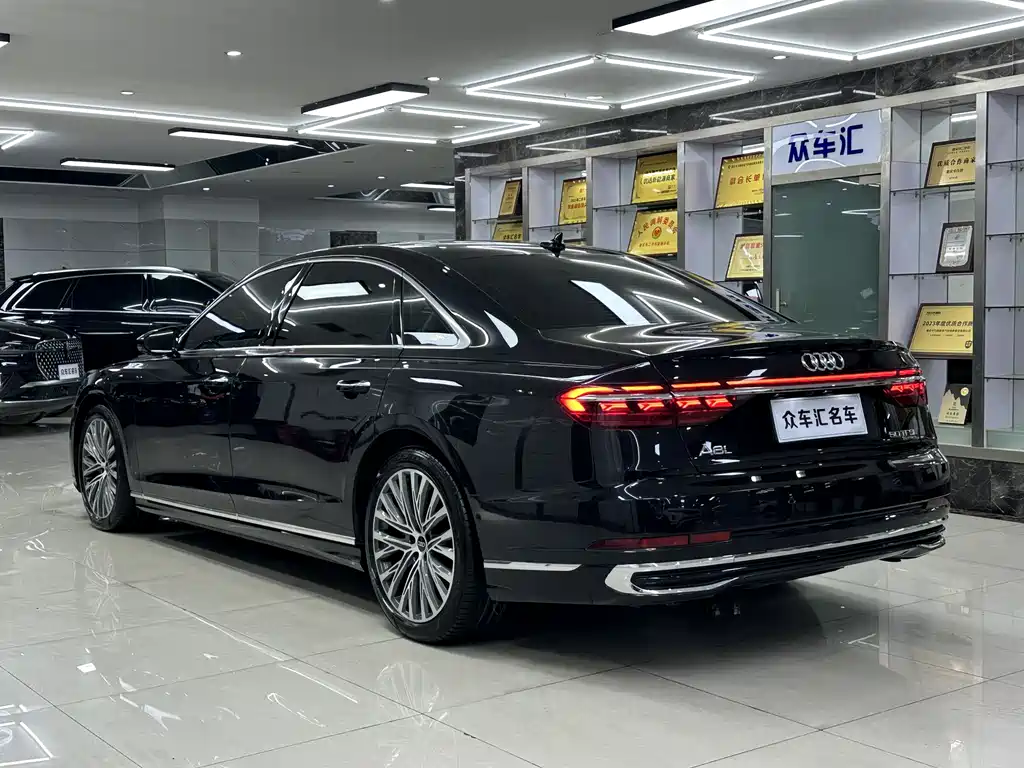 Audi A8 2024