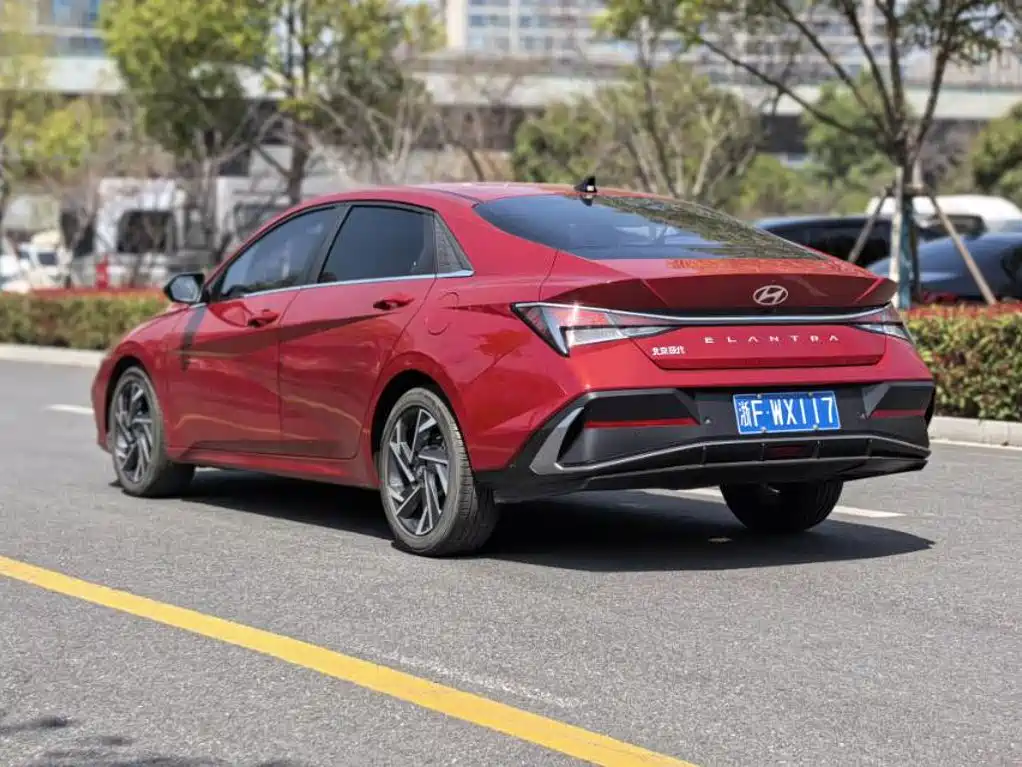 Hyundai Elantra 2024