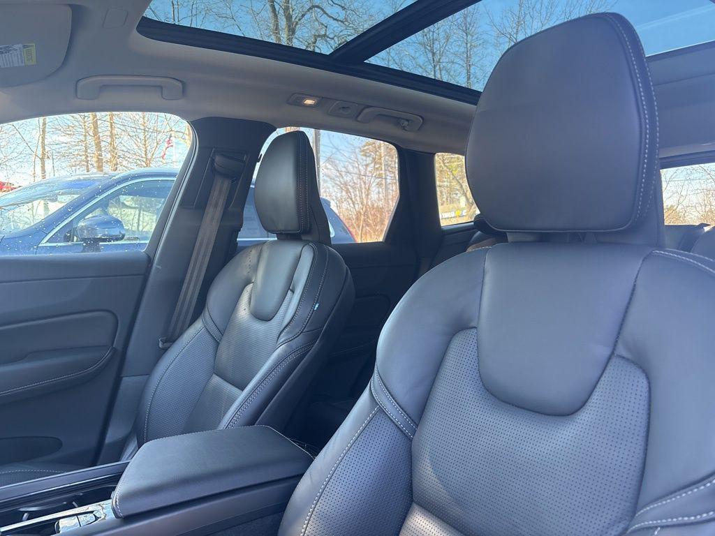 Volvo XC60 2025