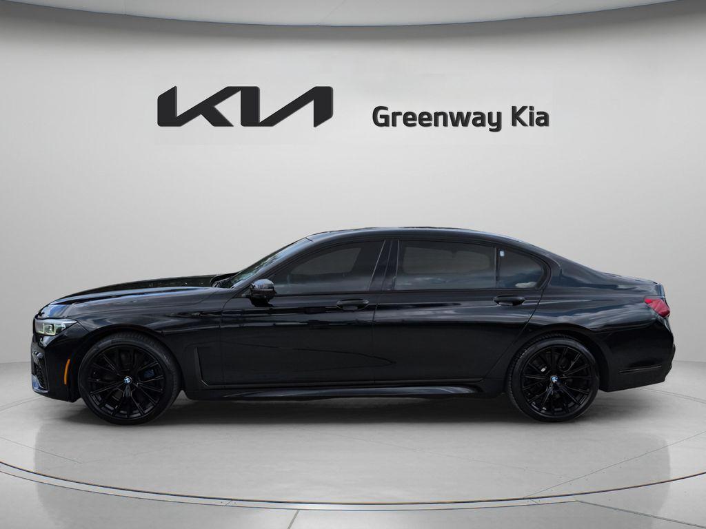BMW 750 2021