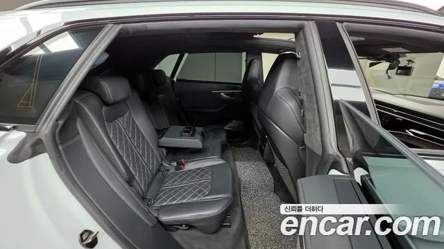 Audi SQ8 2020