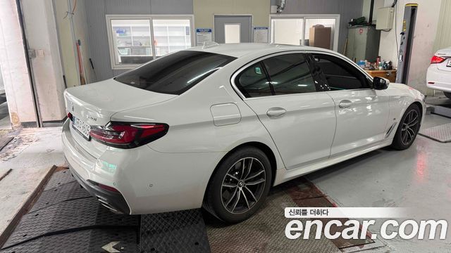 BMW 5 серии 2022