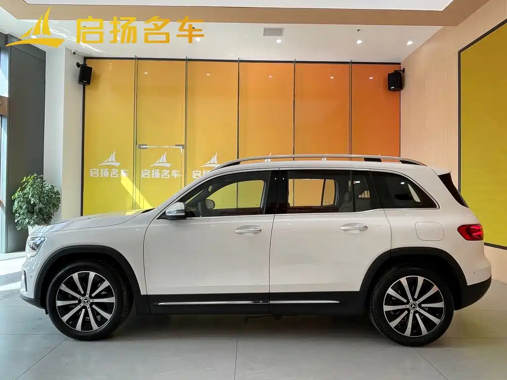 Mercedes-Benz GLB 2024