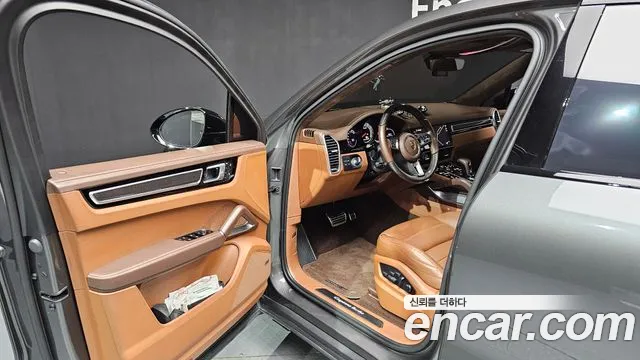 Porsche Cayenne 2022