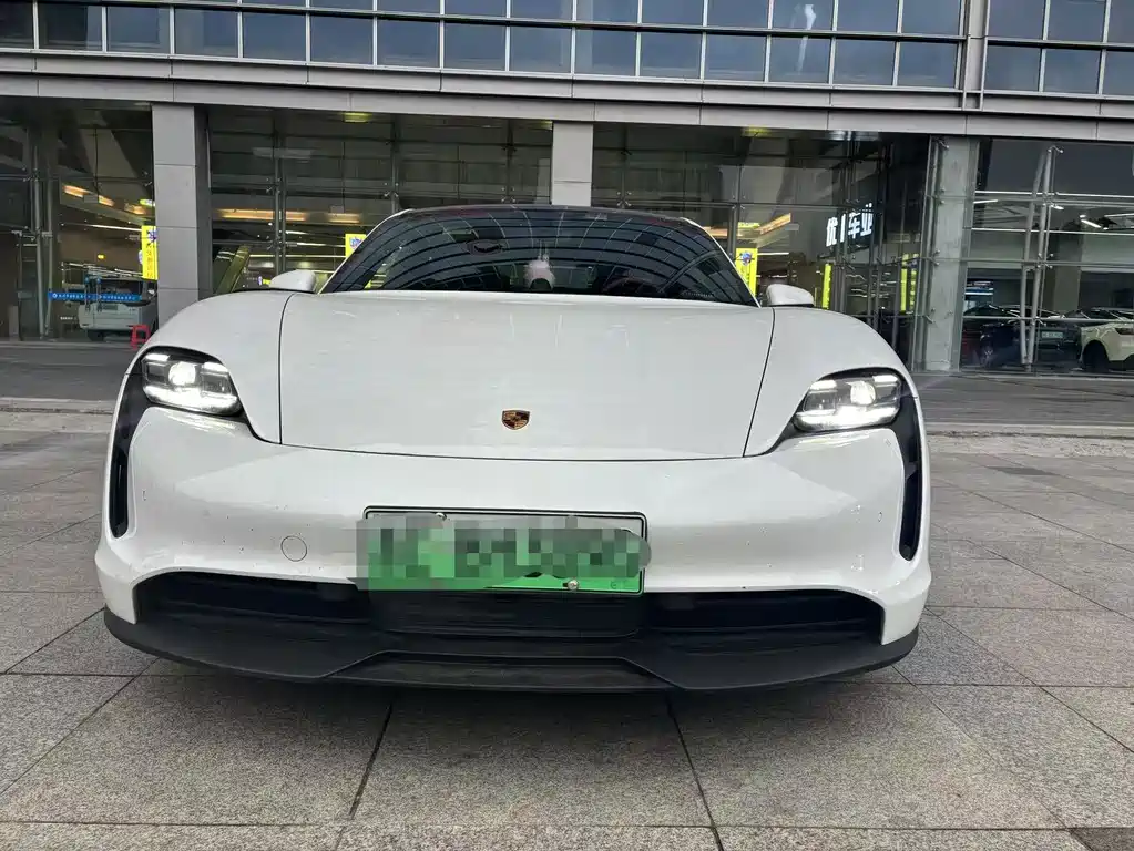 Porsche Taycan 2021
