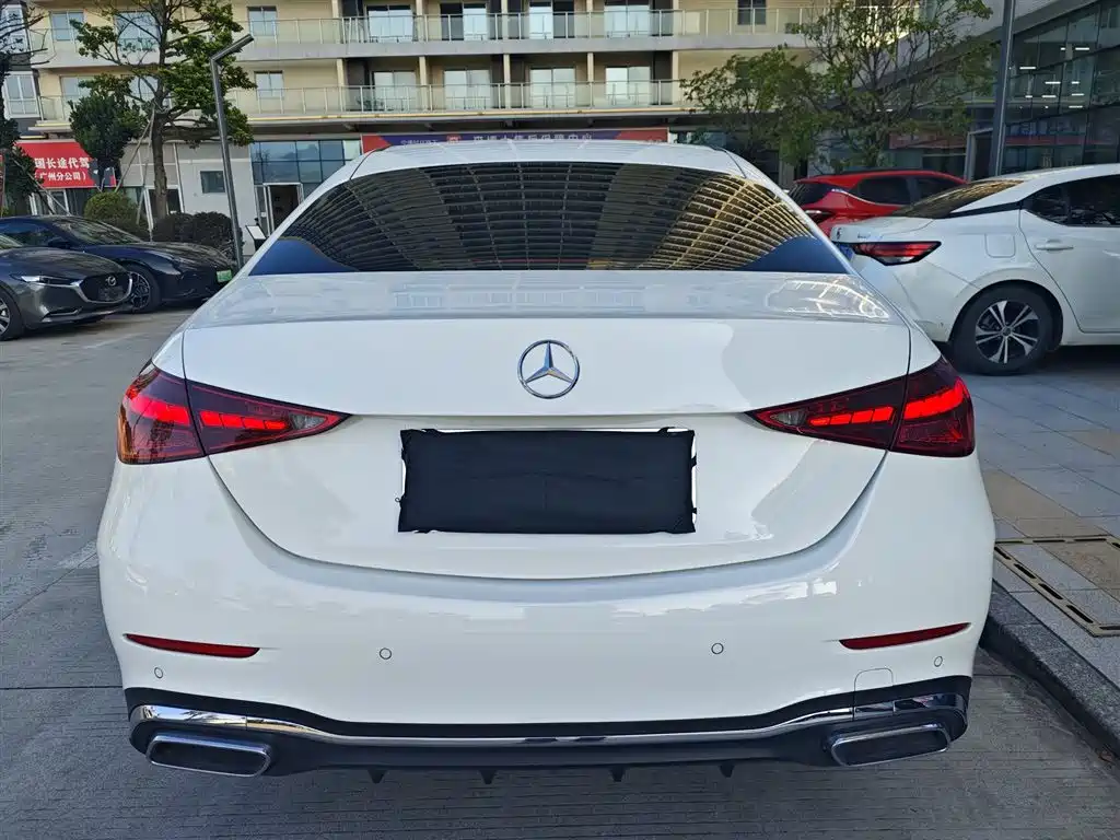 Mercedes-Benz C-Класс 2024