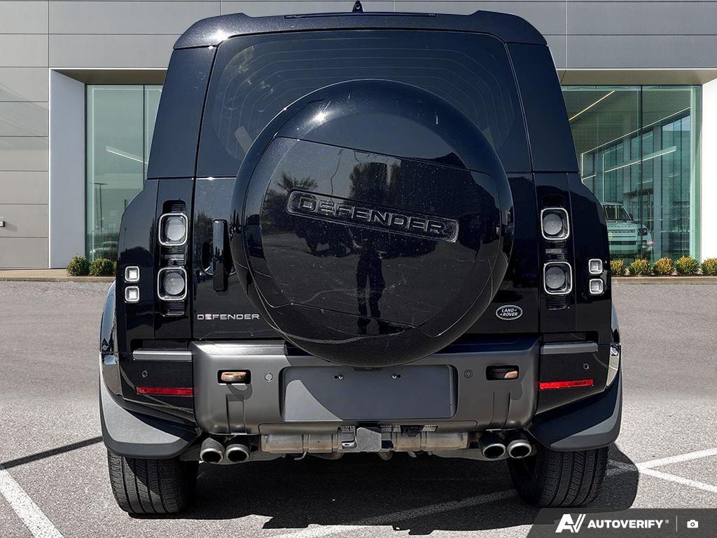 Land Rover Defender 2023