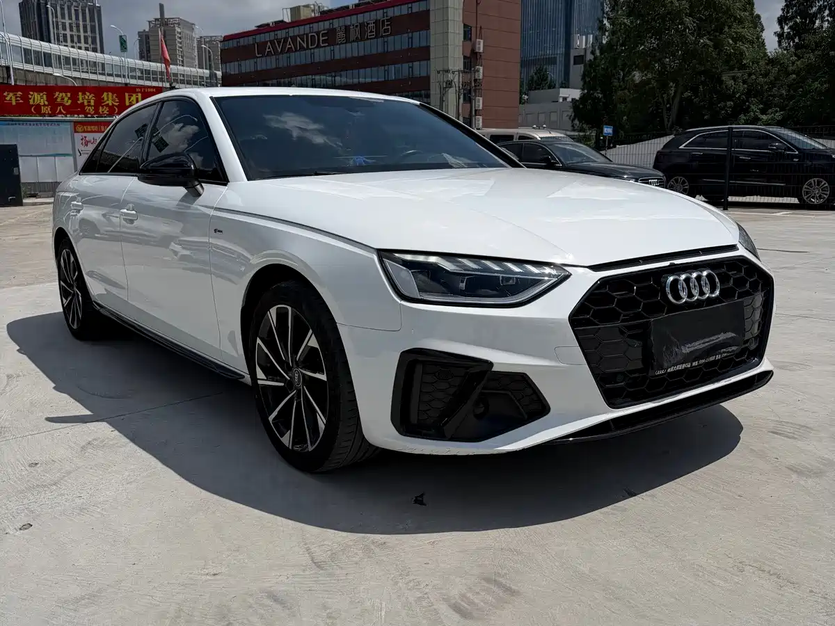 Audi A4 2023