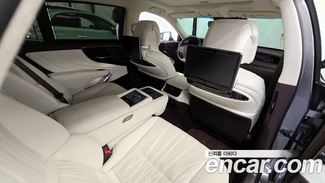 Lexus LS 2020