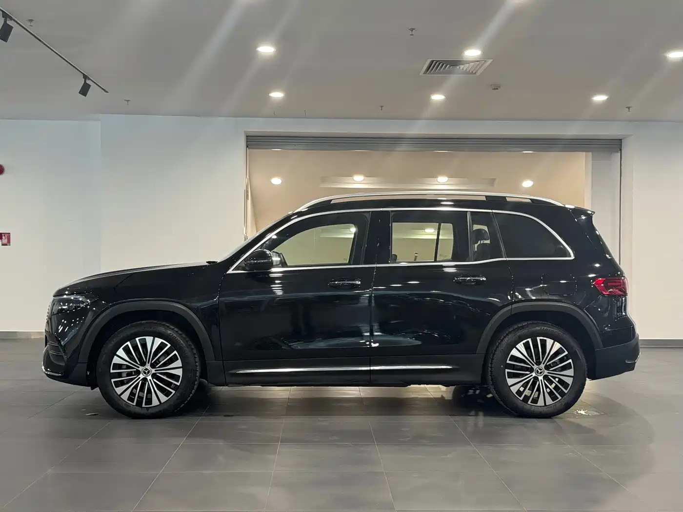 Mercedes-Benz EQB 2024