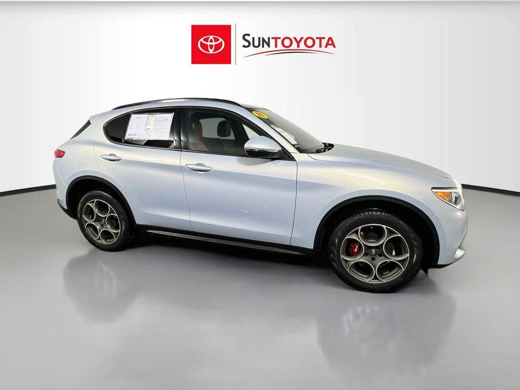 Alfa Romeo Stelvio 2023