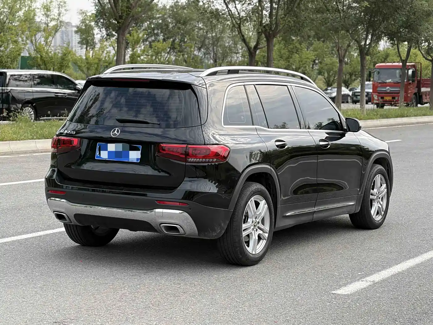 Mercedes-Benz GLB 2023