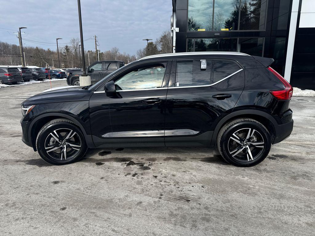 Volvo XC40 2025