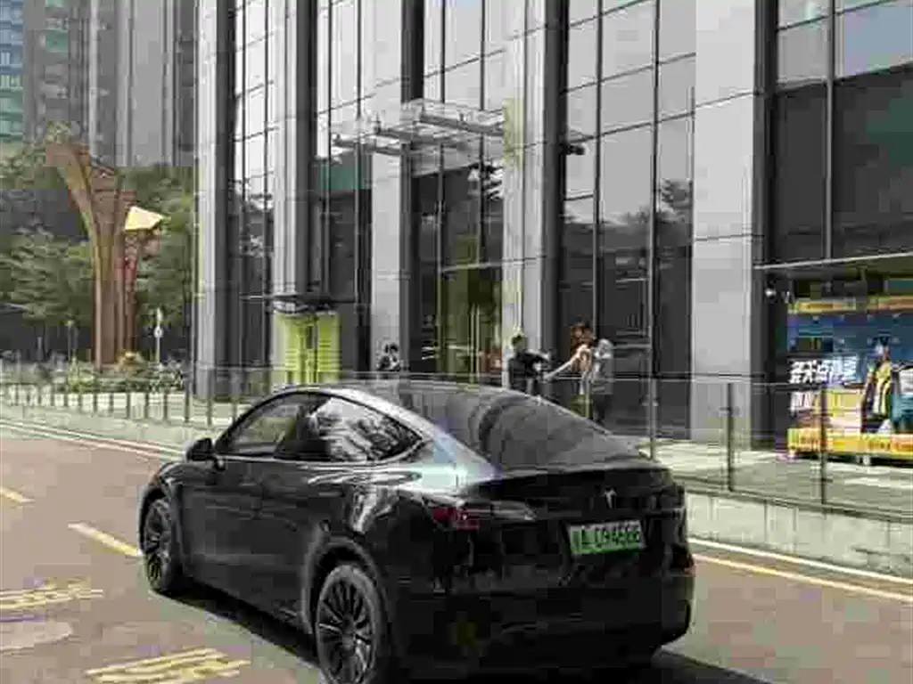 Tesla Model Y 2022