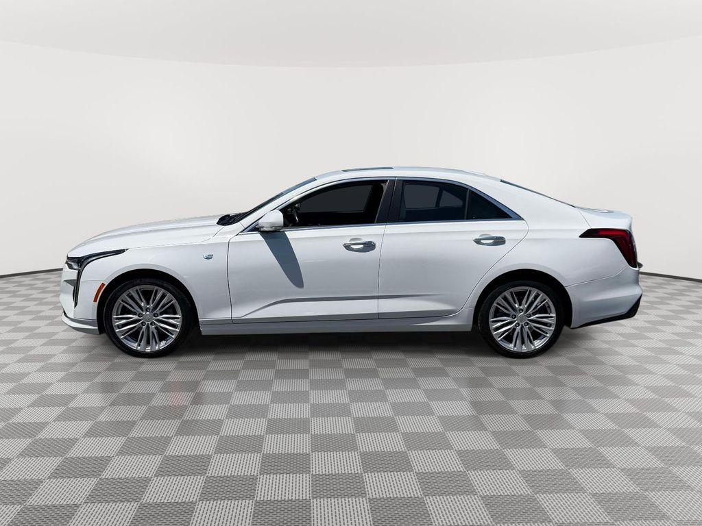 Cadillac CT4 2024