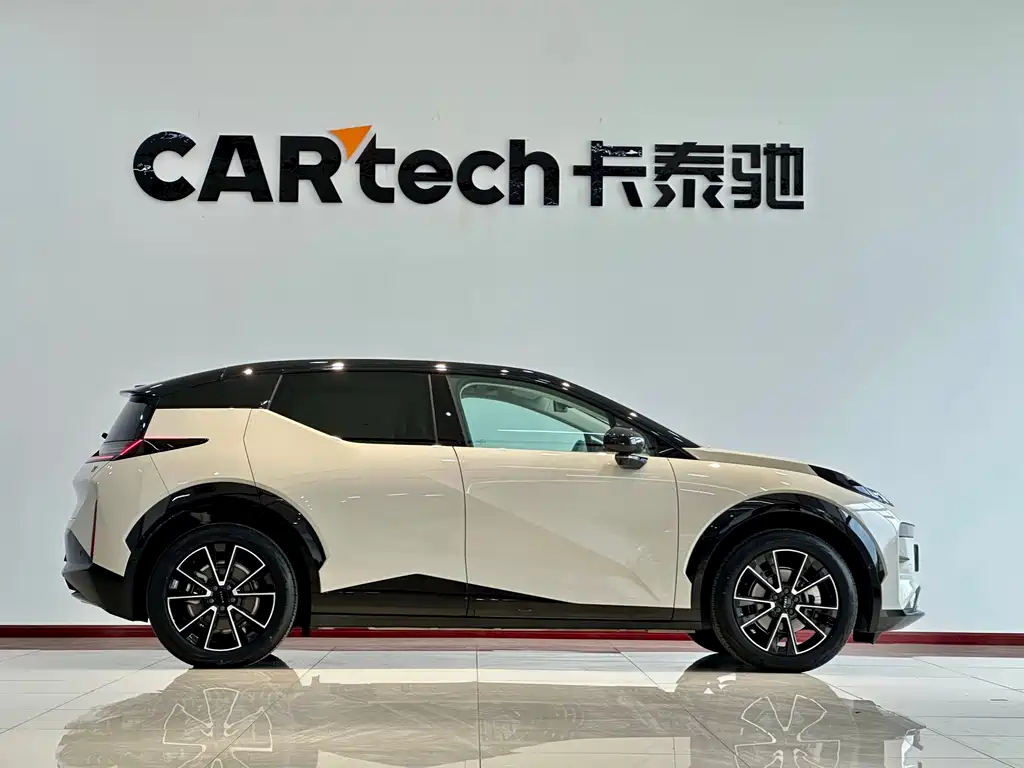 Zeekr X 2024