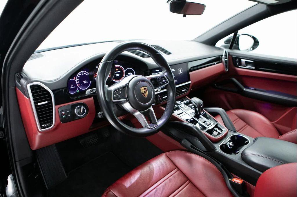 Porsche Cayenne 2022