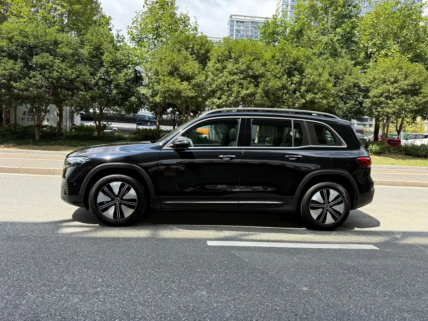 Mercedes-Benz EQB 2024