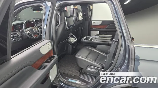 Lincoln Navigator 2021