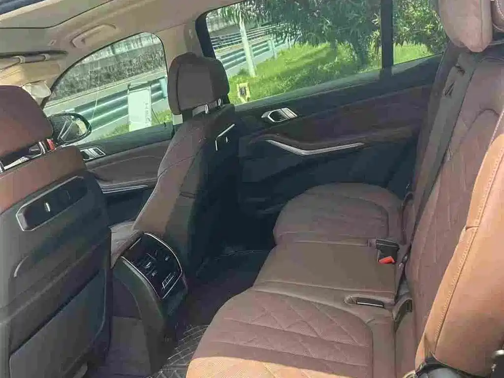 BMW X7 2024