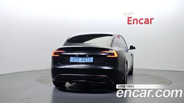 Tesla Model 3 2024