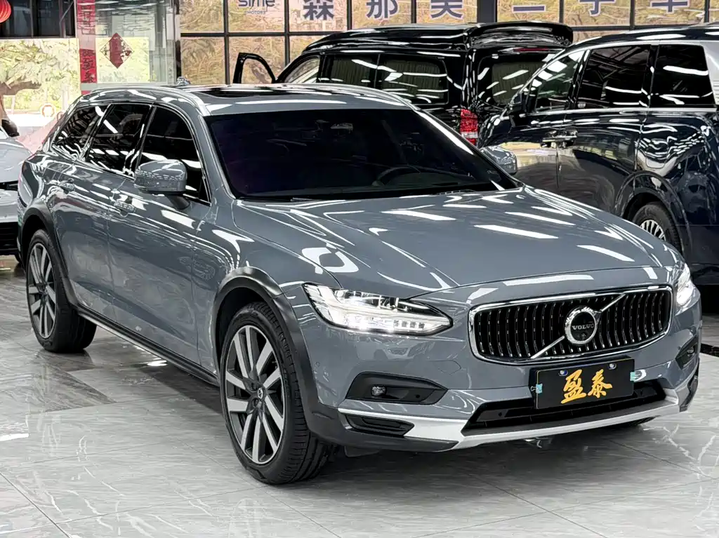Volvo V90 2022