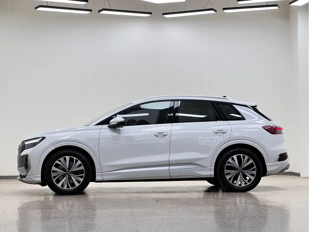 Audi Q4 e-tron 2024