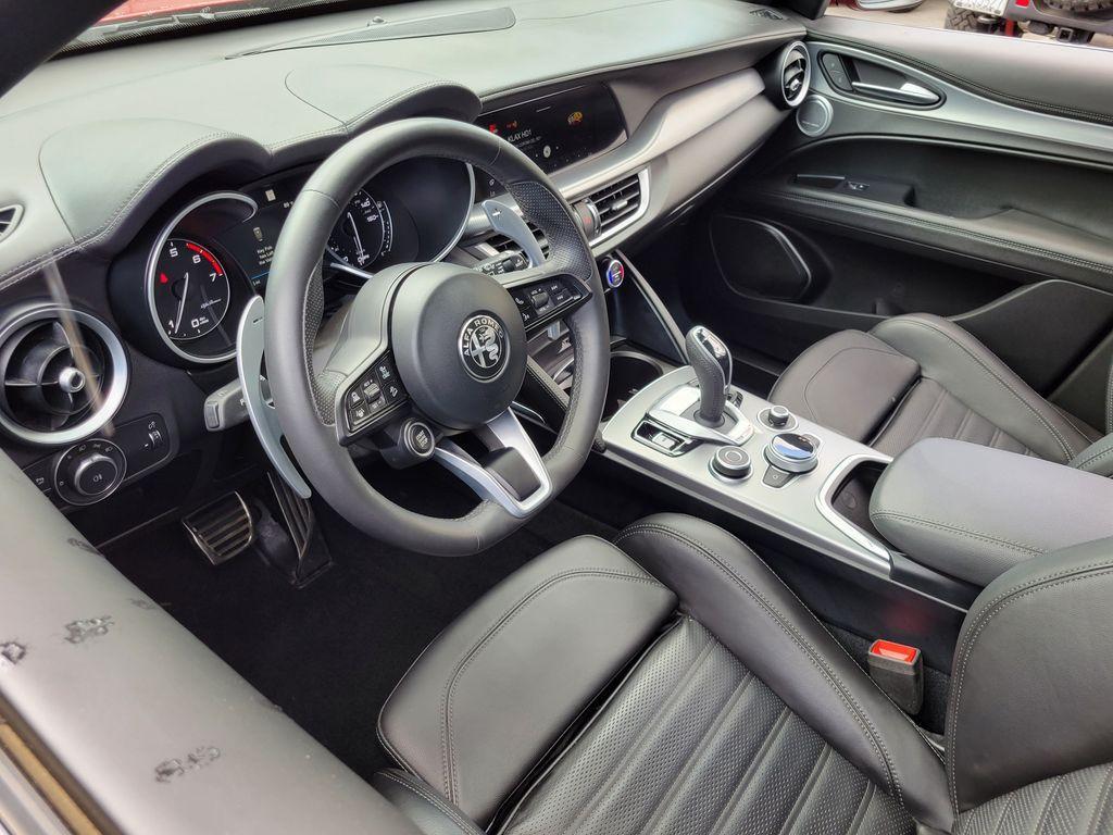 Alfa Romeo Stelvio 2023