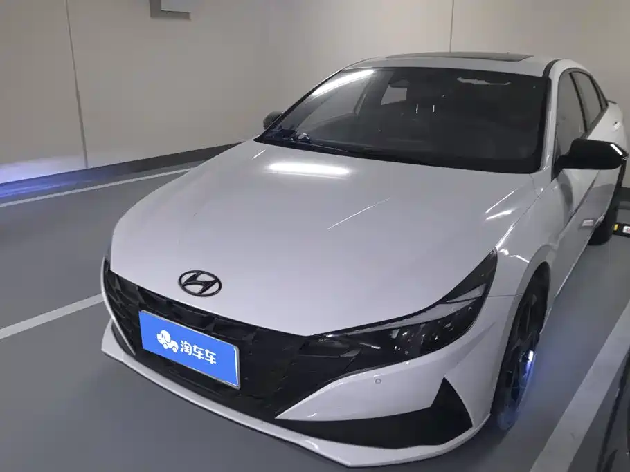 Hyundai Elantra 2022