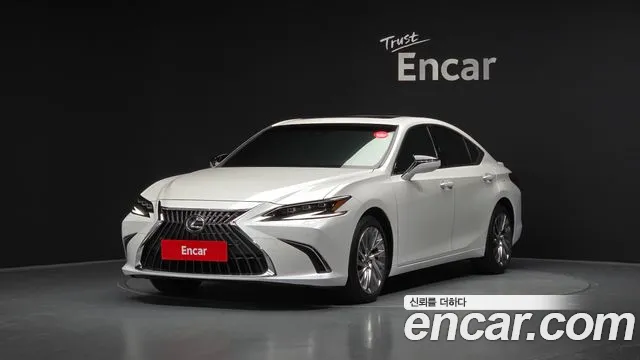 Lexus ES 2023