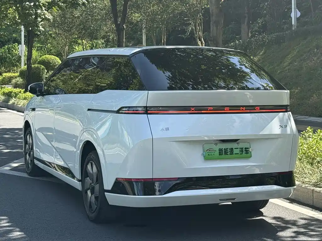 Xpeng X9 2024