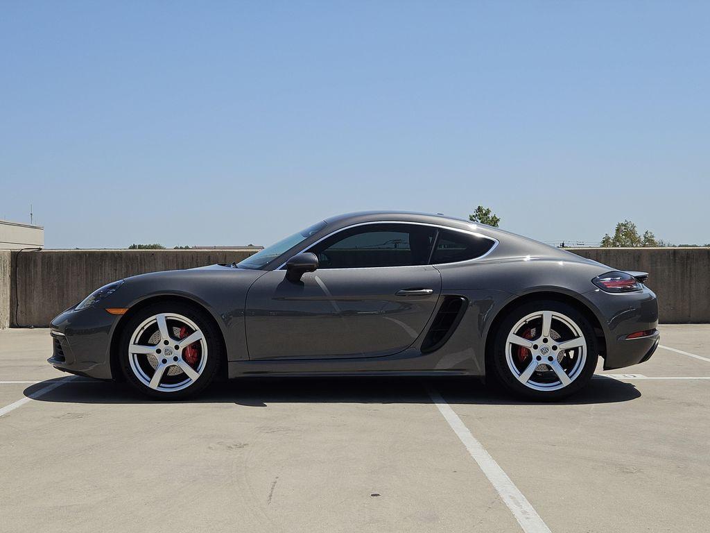 Porsche Cayman 2022