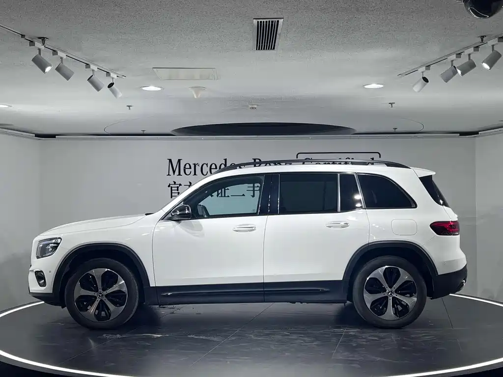 Mercedes-Benz GLB 2023