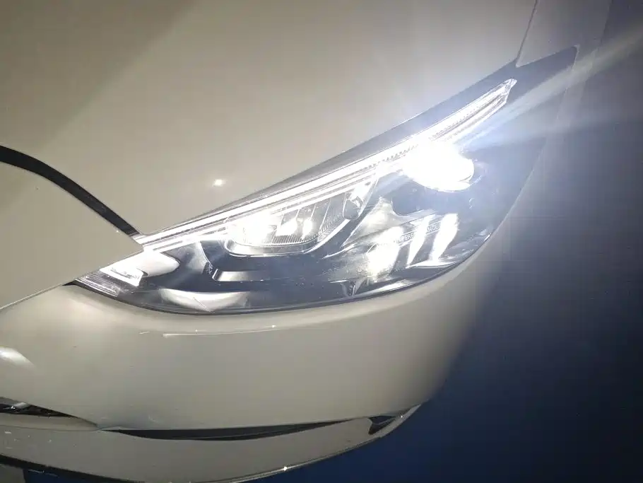 Mercedes-Benz C-Класс 2025