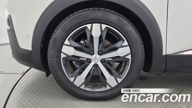 Peugeot 5008 2021