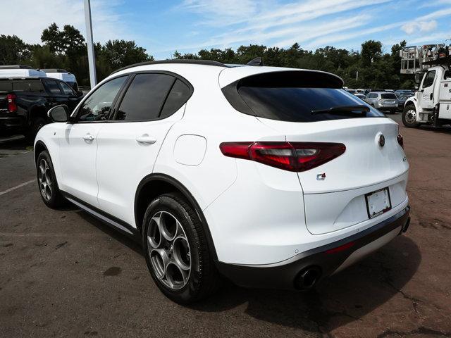 Alfa Romeo Stelvio 2023