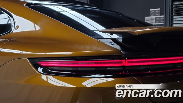 Porsche Panamera 2025