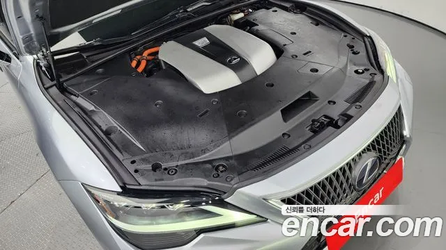 Lexus LS 2021