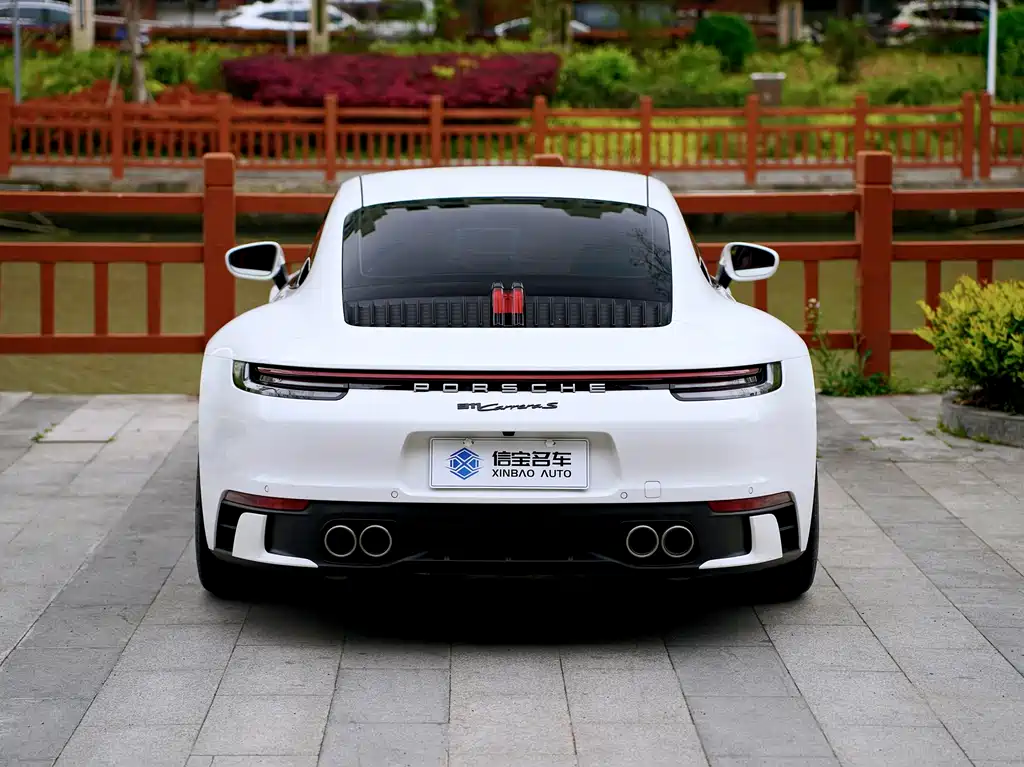 Porsche 911 2023
