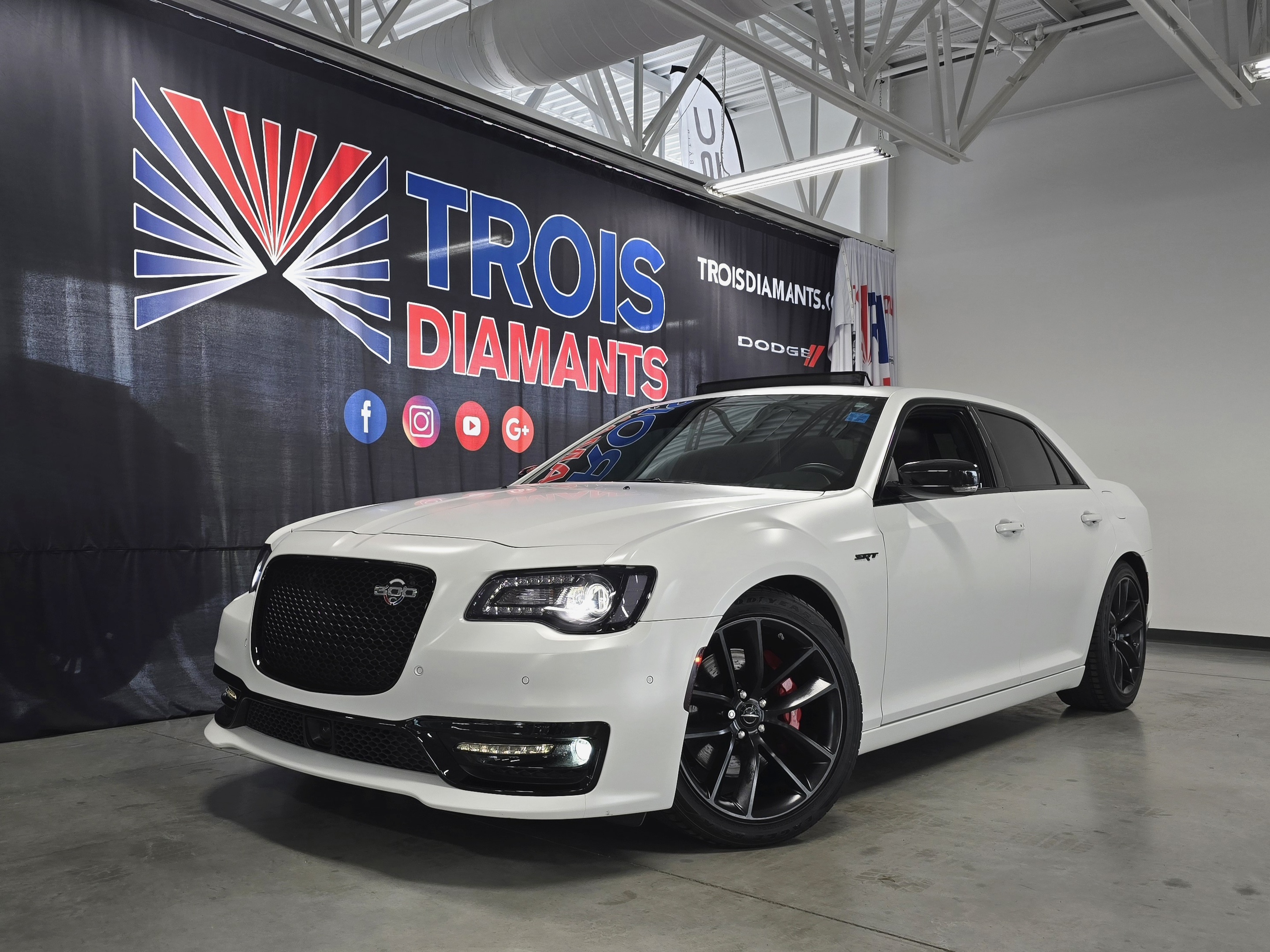 Chrysler 300 2023