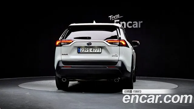 Toyota RAV4 2021