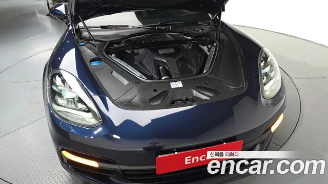 Porsche Panamera 2020